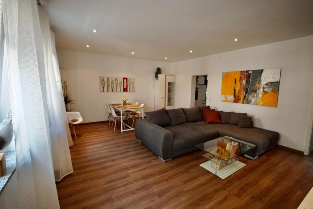 Weingut Schunck Apartment Leinsweiler Ruang foto