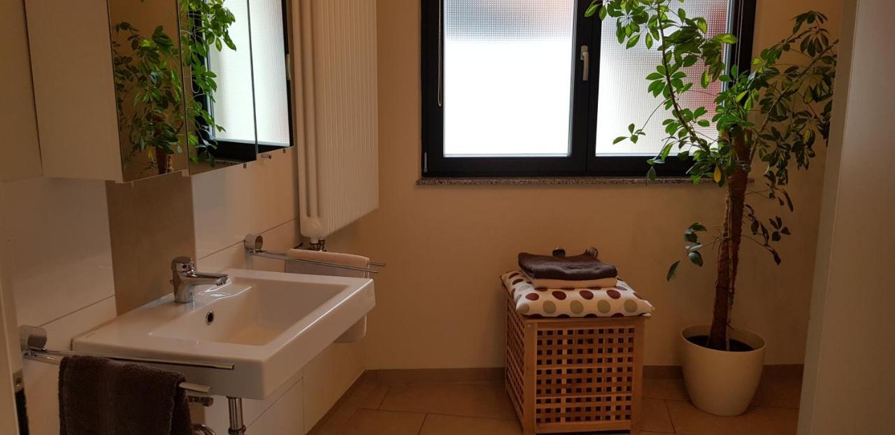 Weingut Schunck Apartment Leinsweiler Bagian luar foto