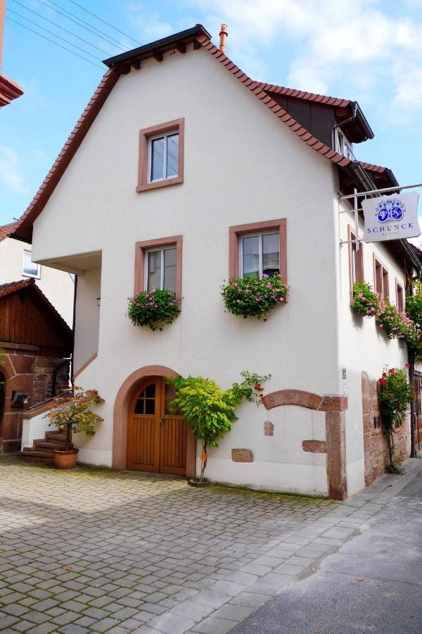 Weingut Schunck Apartment Leinsweiler Bagian luar foto