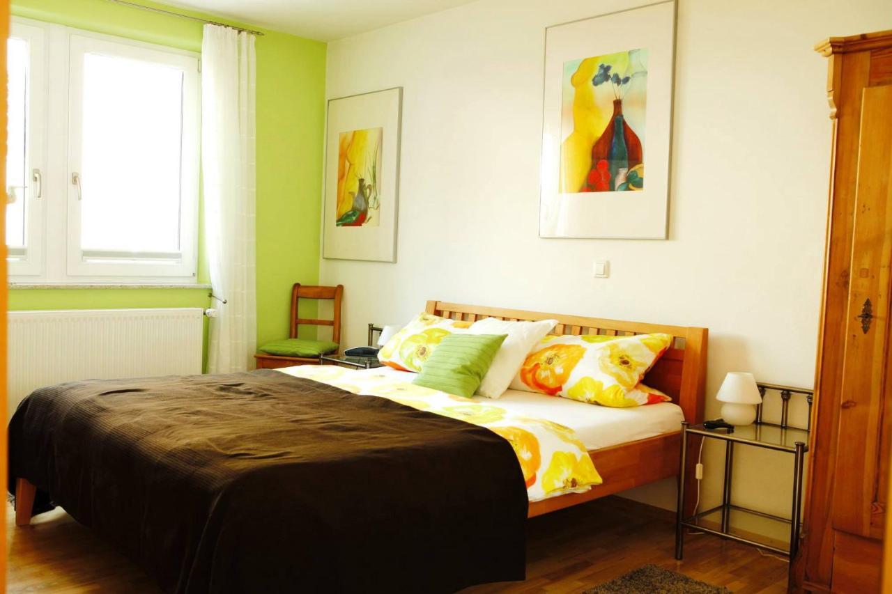Weingut Schunck Apartment Leinsweiler Bagian luar foto
