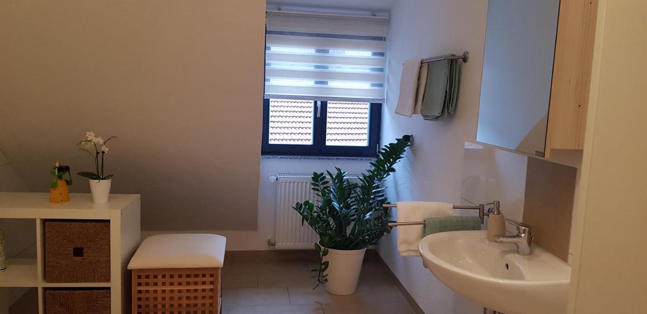 Weingut Schunck Apartment Leinsweiler Bagian luar foto